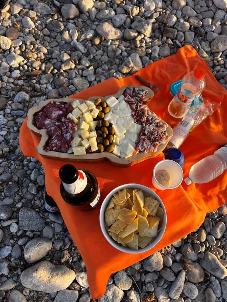 Delfine beobachten Sardinien kajak