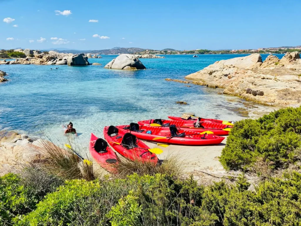 Schnorcheln und Kajakfahren La Maddalena Sardinien machen