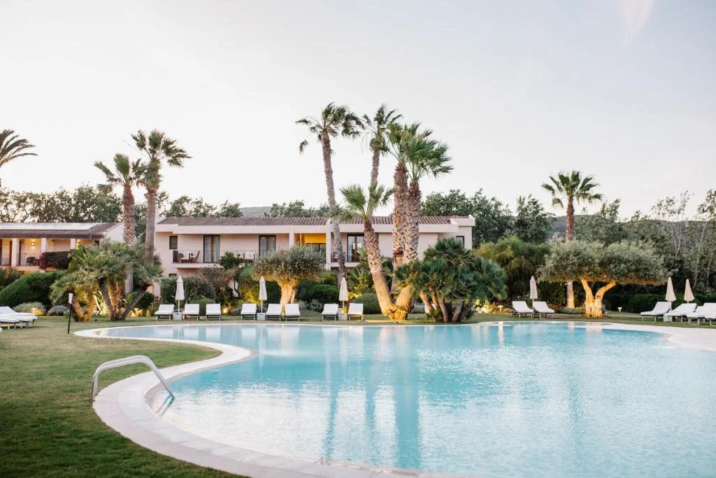 Resort-zuiden-Sardinie-kleinschalig-boutique-hotel Resort sudsardinien boutique hotel